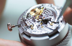 劳力士手表玻璃边缘磨损